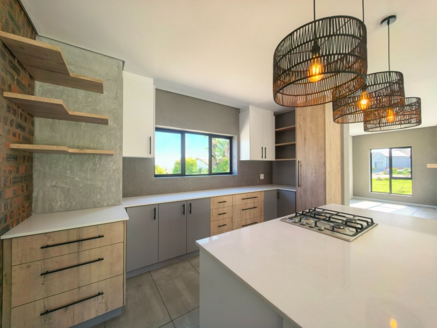 4 Bedroom Property for Sale in Cherry Creek Country Estate Western Cape